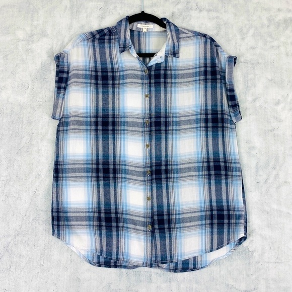 Maurices Top Sz Medium Cap Sleeve Blue Plaid Button Up Front and Back - Picture 1 of 7